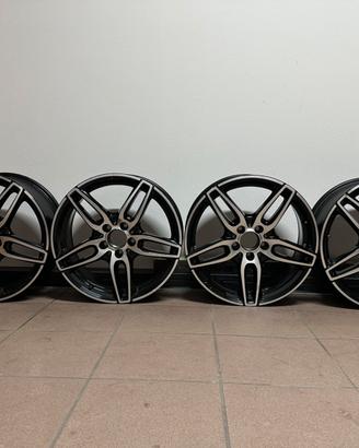 4 cerchi da 18 Amg