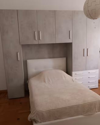 CAMERETTA PER RAGAZZO PRATICAMENTE NUOVA