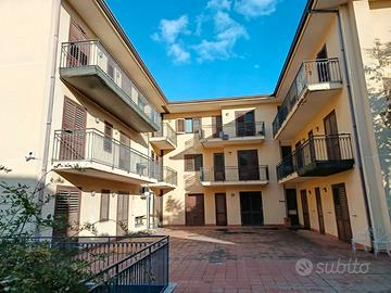 Tremestieri-Ravanusa-palazzo 2.000 mq- 12.000