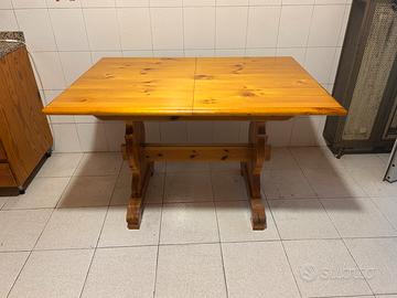 Tavolo in legno