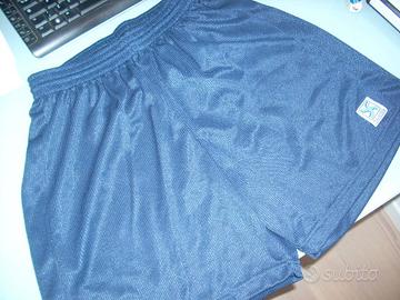 Pantaloncini e calzettoni calcio