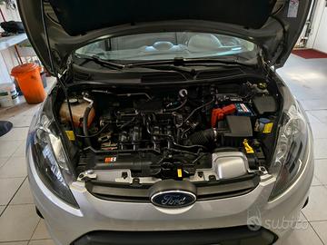 Ford Fiesta 1.4 benzina/gpl