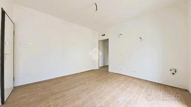 3 LOCALI A CIVITANOVA MARCHE