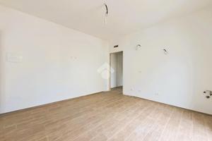 3 LOCALI A CIVITANOVA MARCHE