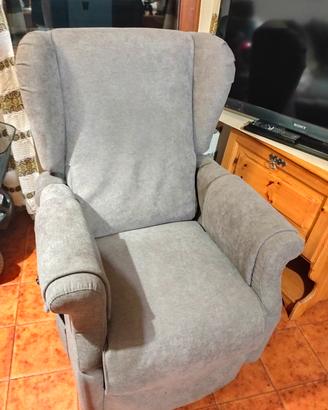 Poltrona con alzata assistita