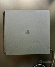 🎮 PS4 Slim usata – Funzionante, con cavi inclusi