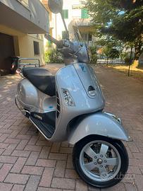 Vespa gts 250
