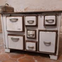 Cucina economica e pezzi modernariato anni '40