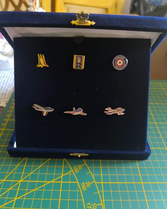 Cofanetto da collezione con 6 distintivi Frecce