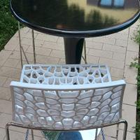 Tavolo bar con sgabelli