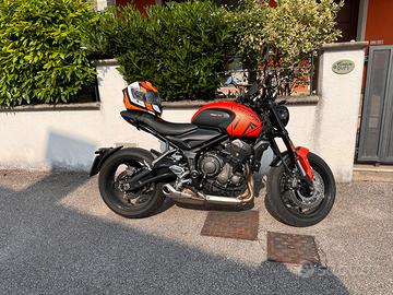 Triumph trident