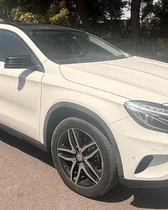 Mercedes-benz GLA 200 d Automatic 4Matic Premium
