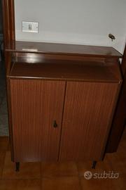 Mobiletto svuotatasche