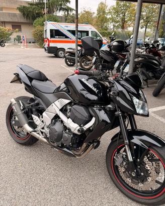 Kawasaki z750  2010