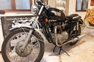 Triumph Bonneville t120 r trophi enduro epoca