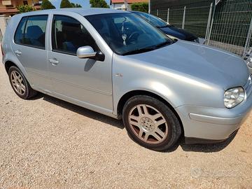 VOLKSWAGEN Golf 4ª serie