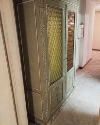 armadio antico da restaurare 