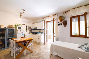 MONOLOCALE A ALGHERO