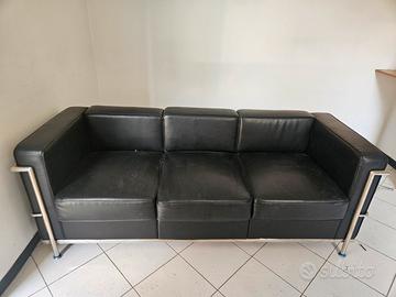 Divanetto 3 posti in eco-pelle stile Le Corbusier 