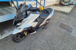 Kymko Ak 550 ABS