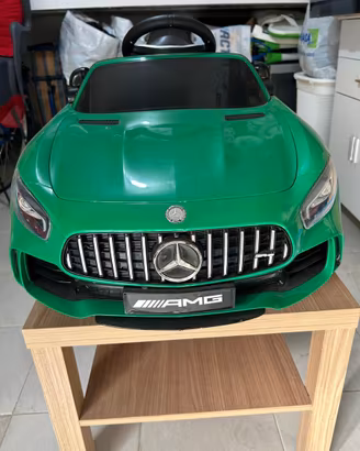 Auto elettrica per bambini