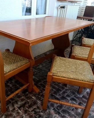 Tavolo e sedie