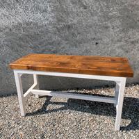 Panchina bianca e legno