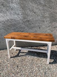 Panchina bianca e legno