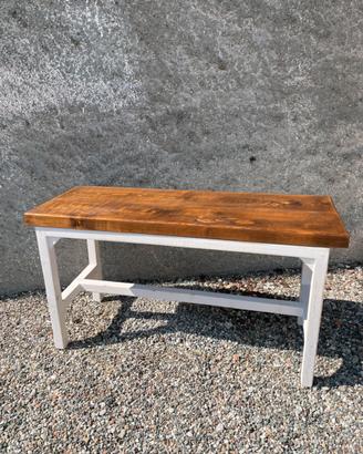 Panchina bianca e legno