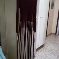 ABITO LUNGO CON PERLE SUL COLLO 5G L NUOVO