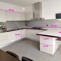 Cucina Varenna Poliform con penisola