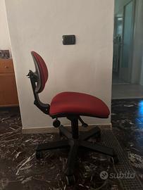 Sedia rossa per scrivanie