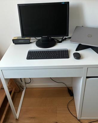 Scrivania Ikea bianca con cassetto e anta mod.Mich