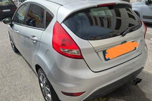 Ford Fiesta Titanium anno 2009 1.2 Benzina è GPL 