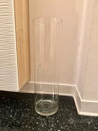 Vaso alto di vetro trasparente