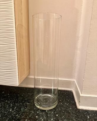 Vaso alto di vetro trasparente