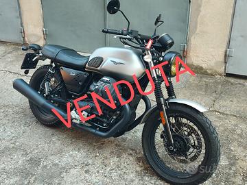 Moto Guzzi V7 III Rough