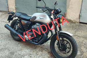 Moto Guzzi V7 III Rough