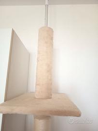 Albero tiragraffi per gatti
