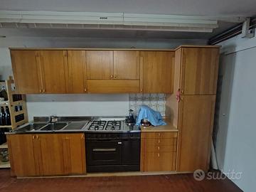 Cucina credenza tavolo