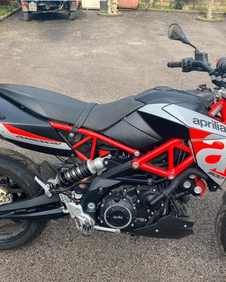 Aprilia dorsoduro 900