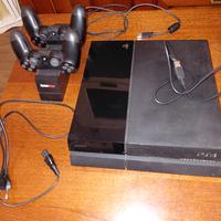 PlayStation 2 slim modificata e PlayStation 4