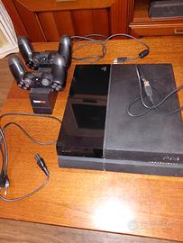PlayStation 2 slim modificata e PlayStation 4