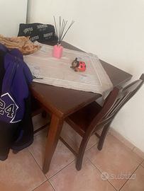 Tavolo con sedie
