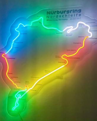Pista da corsa al neon del Nürburgring