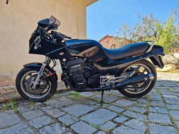 Kawasaki GPZ 900 - 1984- Top Gun- PERMUTA