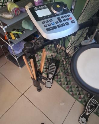 batteria elettronica  alesis dm8