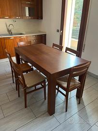 Tavolo allungabile in legno+ sedie