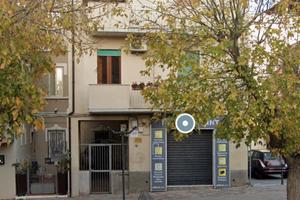 Stanza uso studio zona tribunale