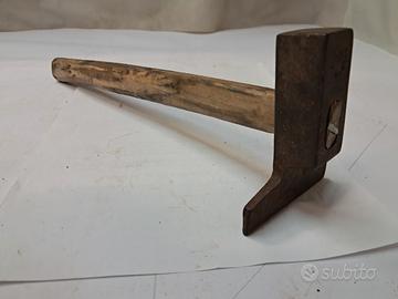 martello vecchio per impiallicciare 